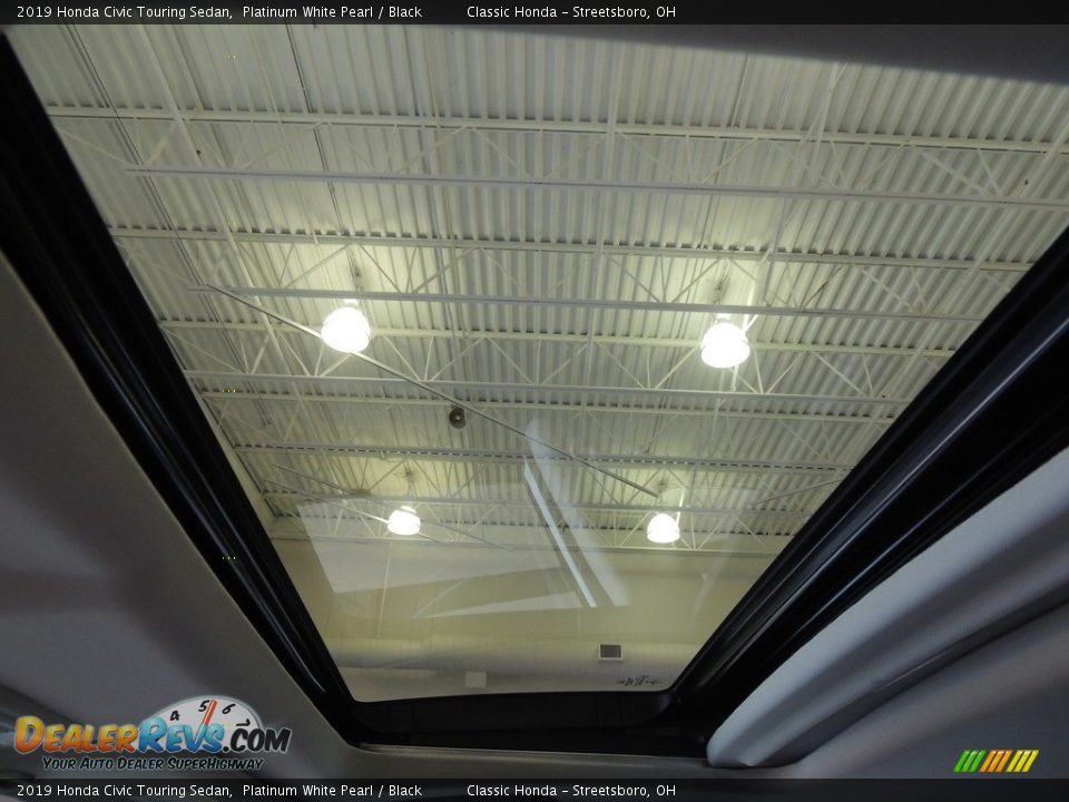 2019 Honda Civic Touring Sedan Platinum White Pearl / Black Photo #20