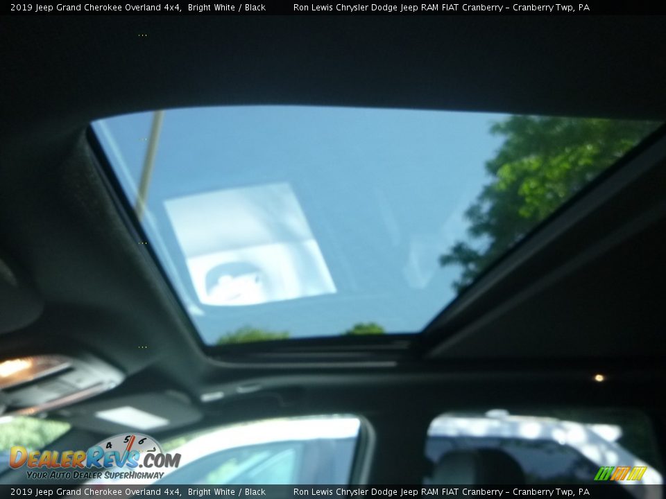 2019 Jeep Grand Cherokee Overland 4x4 Bright White / Black Photo #15