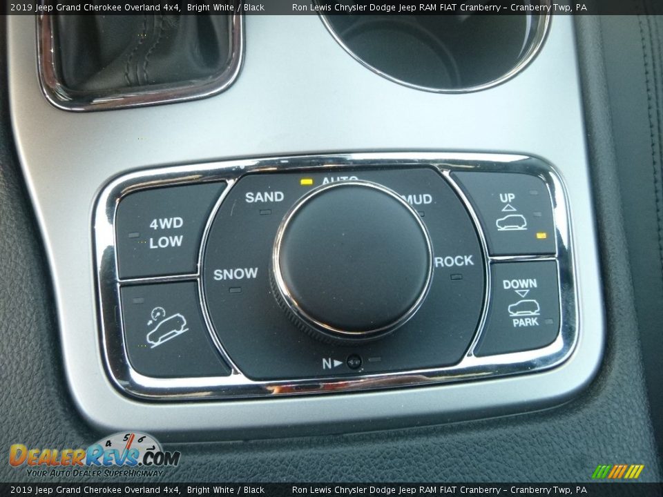 2019 Jeep Grand Cherokee Overland 4x4 Bright White / Black Photo #18