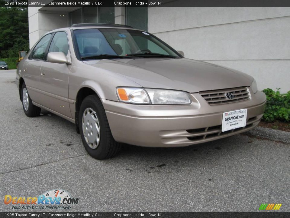 1998 Toyota Camry LE Cashmere Beige Metallic / Oak Photo #1