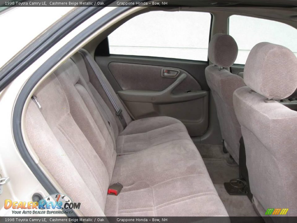 1998 Toyota Camry LE Cashmere Beige Metallic / Oak Photo #4