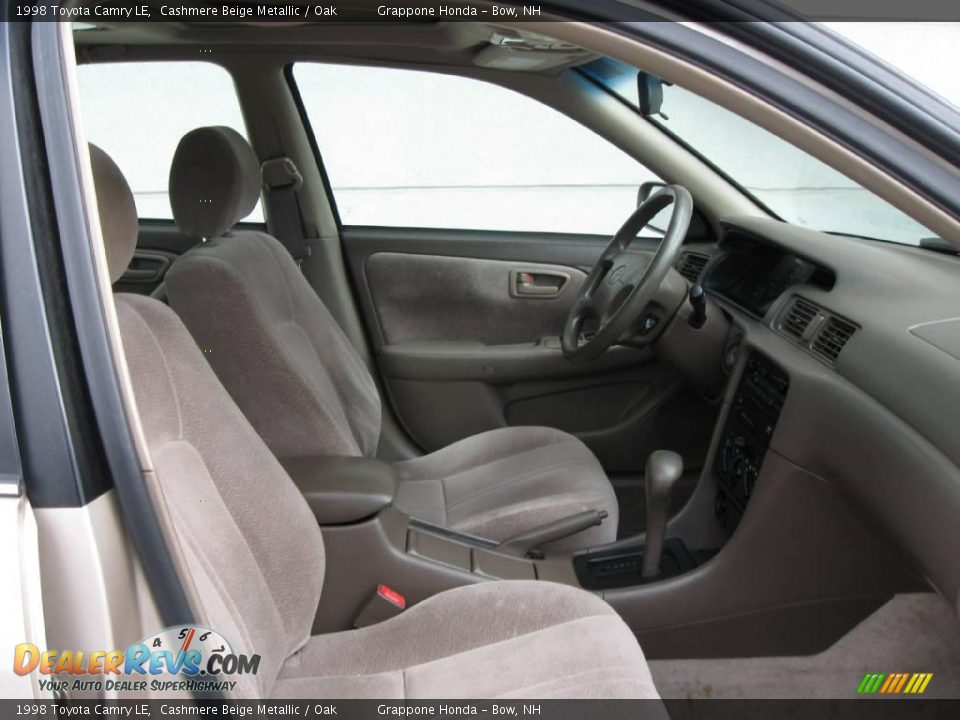 1998 Toyota Camry LE Cashmere Beige Metallic / Oak Photo #5