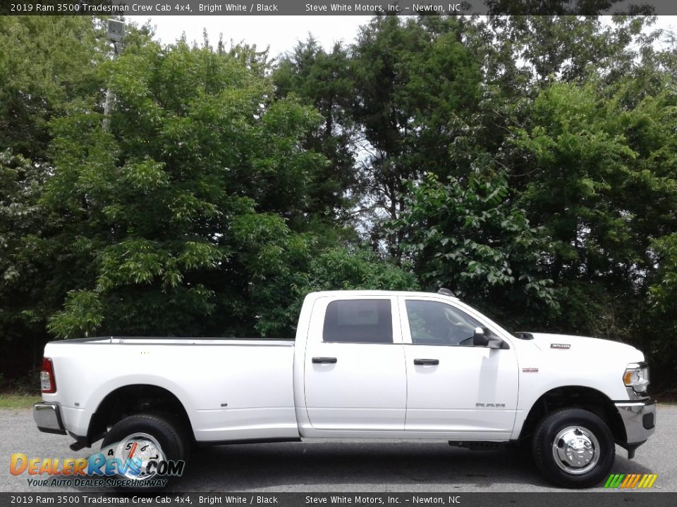 2019 Ram 3500 Tradesman Crew Cab 4x4 Bright White / Black Photo #5