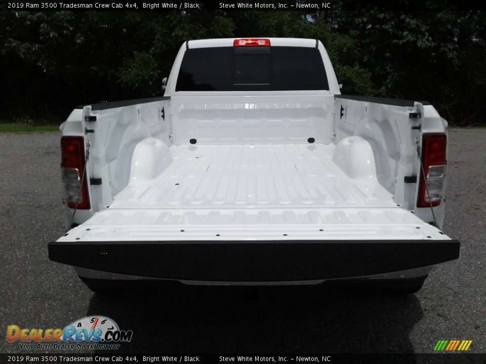 2019 Ram 3500 Tradesman Crew Cab 4x4 Bright White / Black Photo #12