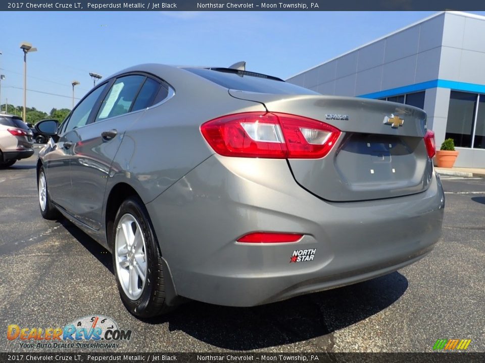 2017 Chevrolet Cruze LT Pepperdust Metallic / Jet Black Photo #5