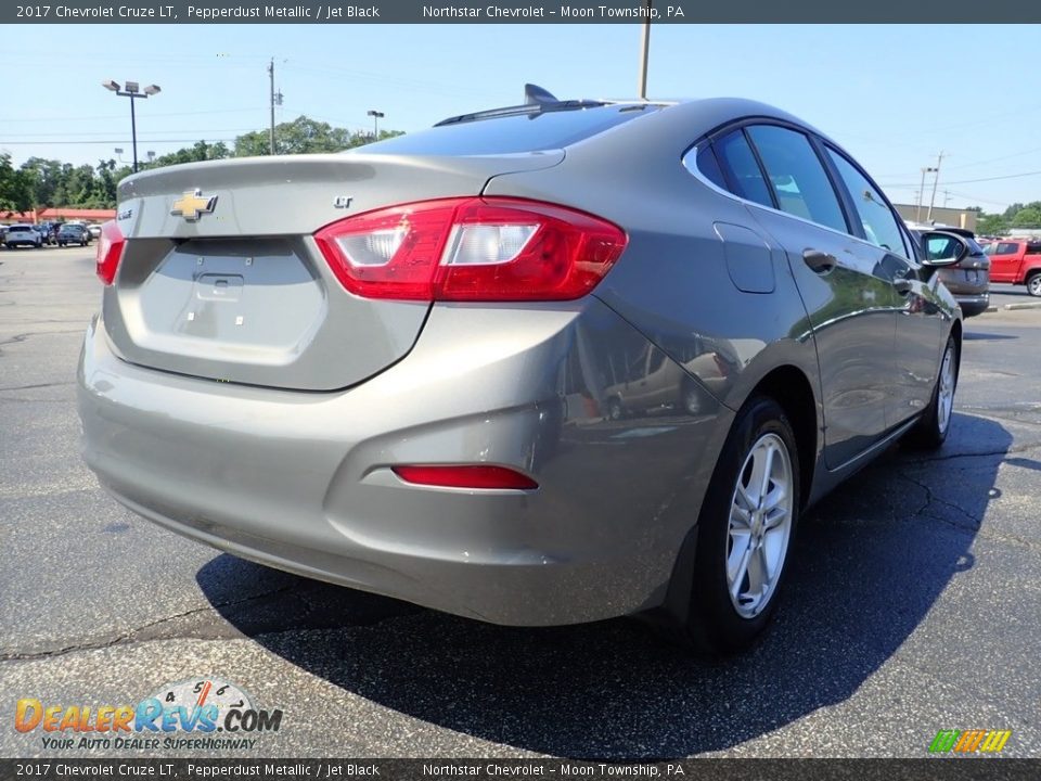 2017 Chevrolet Cruze LT Pepperdust Metallic / Jet Black Photo #8