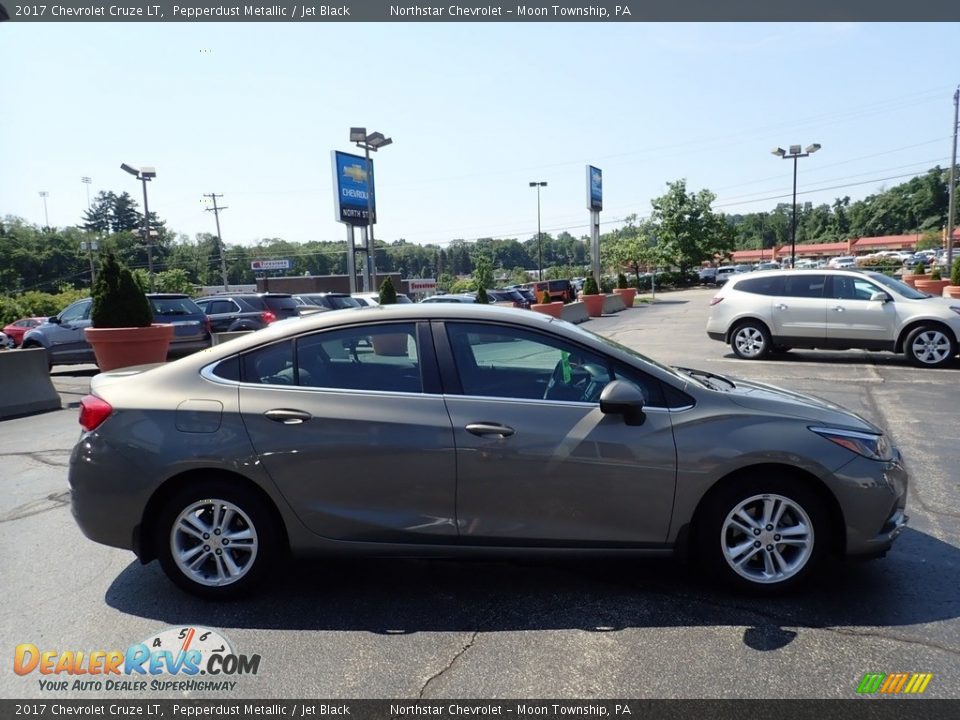 2017 Chevrolet Cruze LT Pepperdust Metallic / Jet Black Photo #10