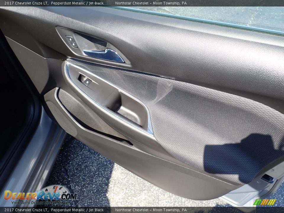 2017 Chevrolet Cruze LT Pepperdust Metallic / Jet Black Photo #17
