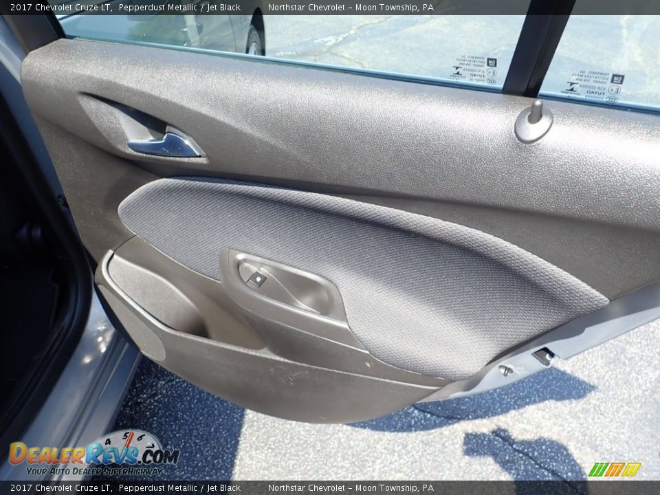 2017 Chevrolet Cruze LT Pepperdust Metallic / Jet Black Photo #19