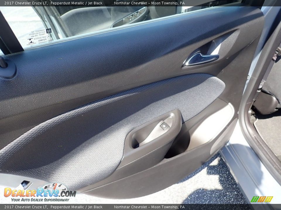 2017 Chevrolet Cruze LT Pepperdust Metallic / Jet Black Photo #23
