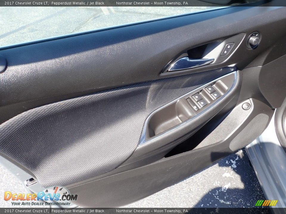 2017 Chevrolet Cruze LT Pepperdust Metallic / Jet Black Photo #24