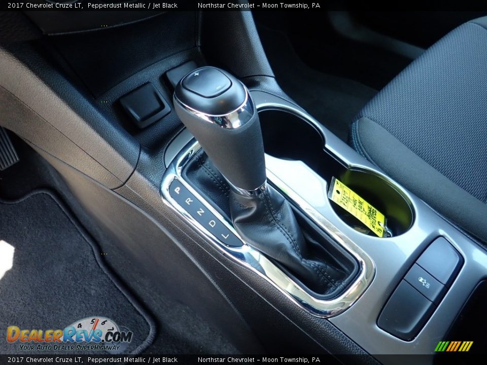 2017 Chevrolet Cruze LT Pepperdust Metallic / Jet Black Photo #26