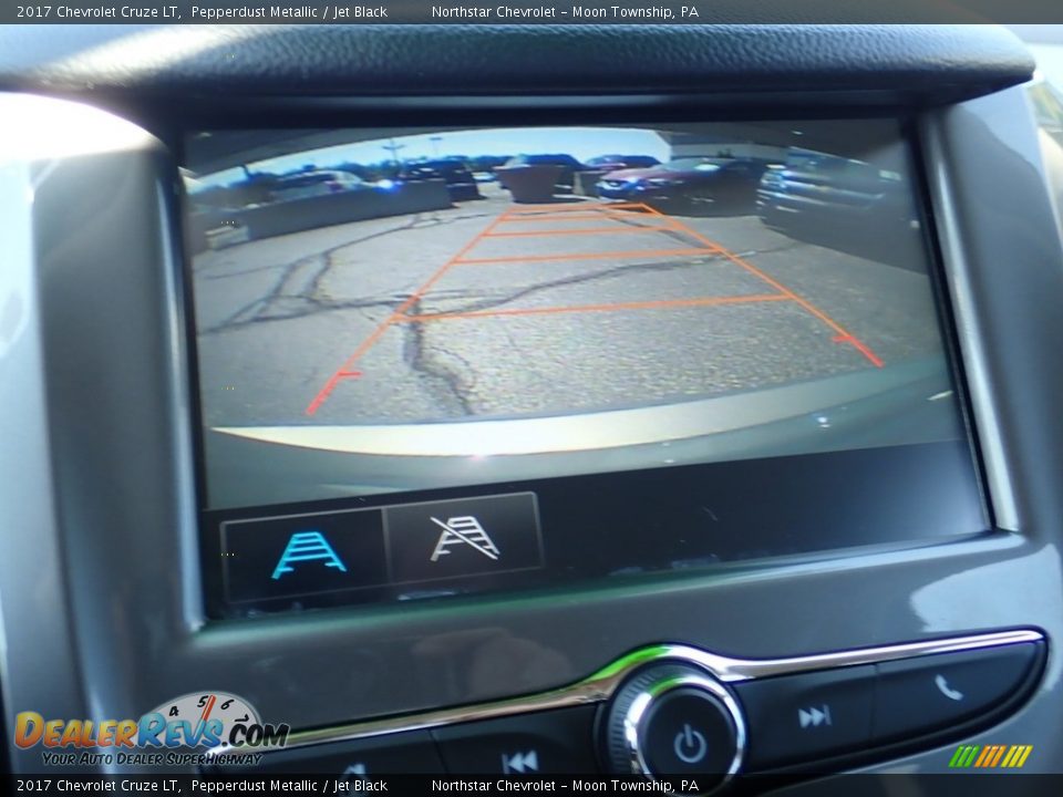 2017 Chevrolet Cruze LT Pepperdust Metallic / Jet Black Photo #30