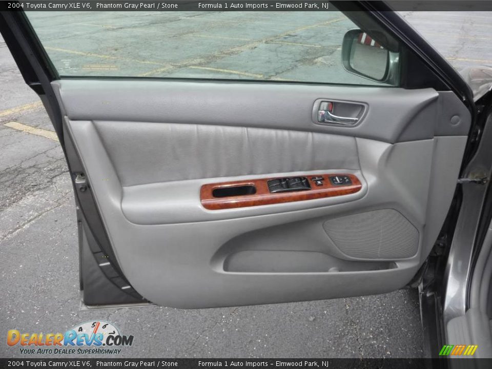 2004 Toyota Camry XLE V6 Phantom Gray Pearl / Stone Photo #17