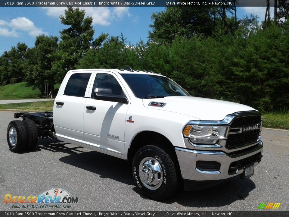 2019 Ram 3500 Tradesman Crew Cab 4x4 Chassis Bright White / Black/Diesel Gray Photo #4