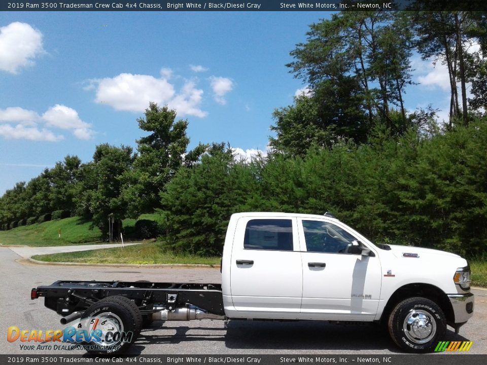 2019 Ram 3500 Tradesman Crew Cab 4x4 Chassis Bright White / Black/Diesel Gray Photo #5