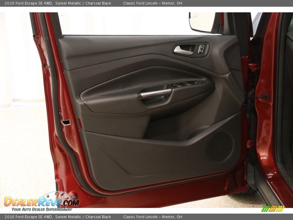 2016 Ford Escape SE 4WD Sunset Metallic / Charcoal Black Photo #4