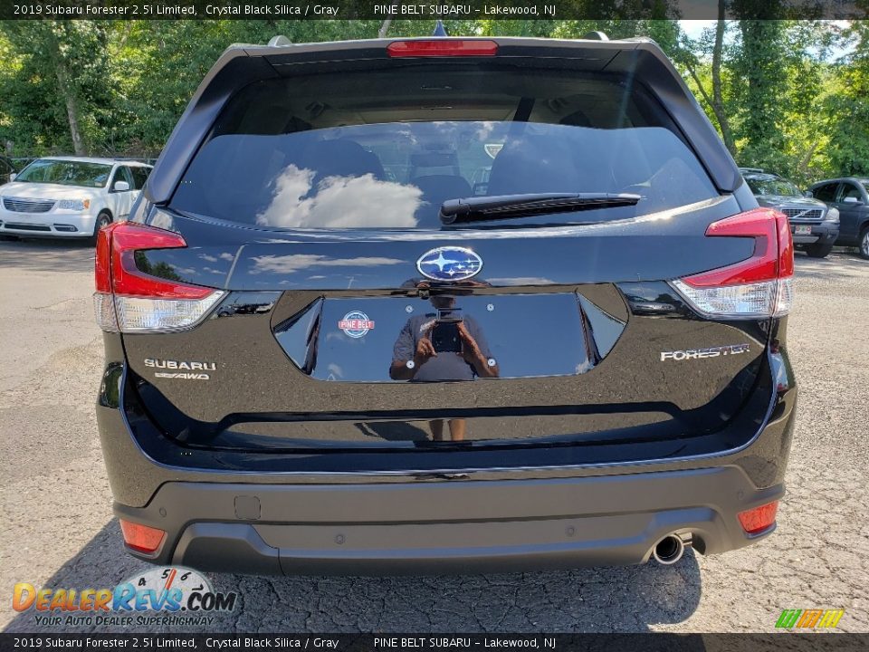 2019 Subaru Forester 2.5i Limited Crystal Black Silica / Gray Photo #5