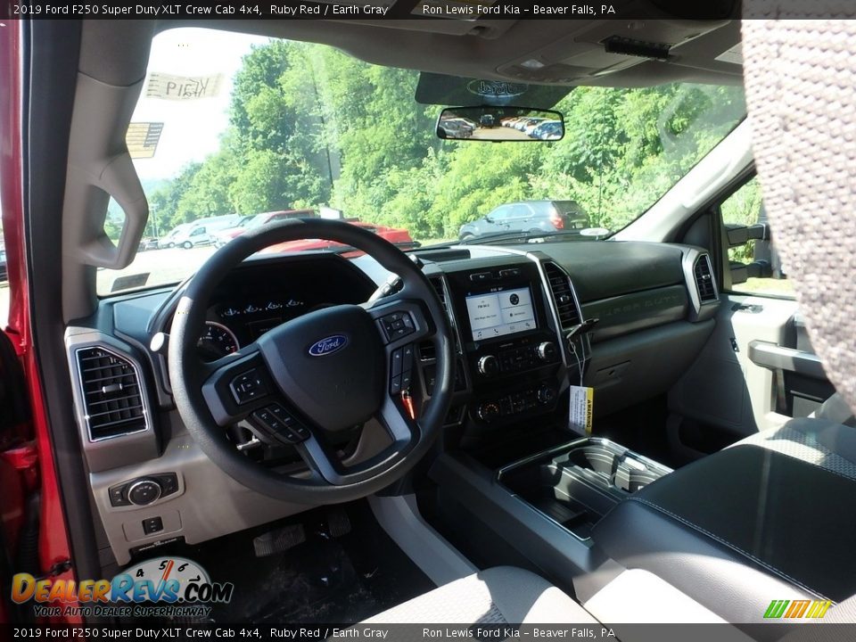 2019 Ford F250 Super Duty XLT Crew Cab 4x4 Ruby Red / Earth Gray Photo #13