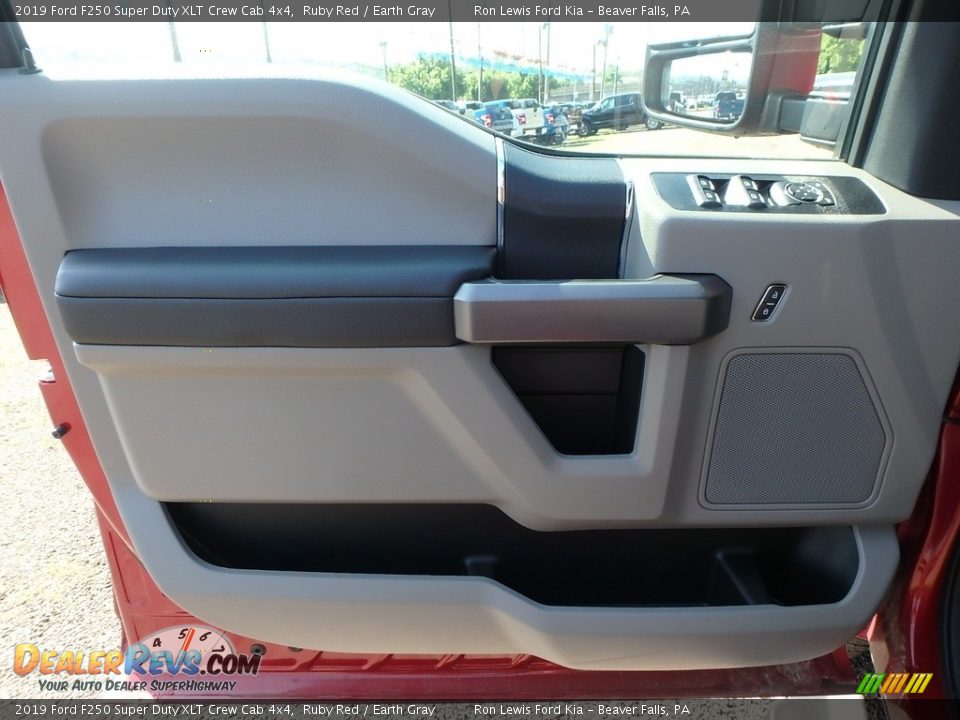 2019 Ford F250 Super Duty XLT Crew Cab 4x4 Ruby Red / Earth Gray Photo #14