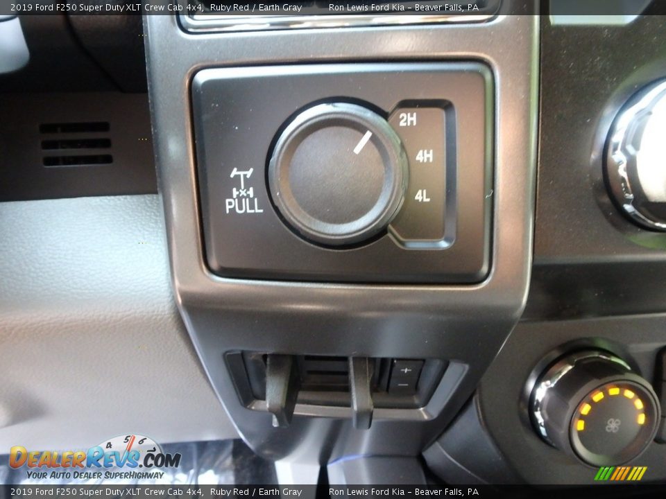 2019 Ford F250 Super Duty XLT Crew Cab 4x4 Ruby Red / Earth Gray Photo #18