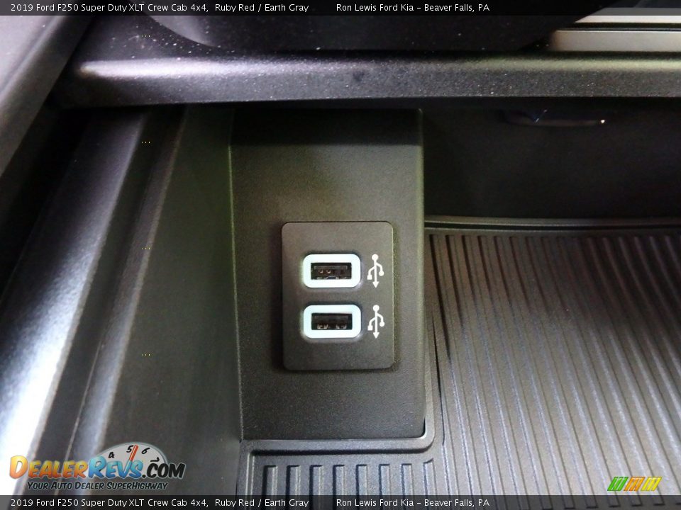 2019 Ford F250 Super Duty XLT Crew Cab 4x4 Ruby Red / Earth Gray Photo #20