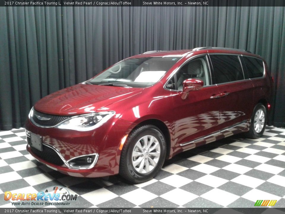 2017 Chrysler Pacifica Touring L Velvet Red Pearl / Cognac/Alloy/Toffee Photo #2