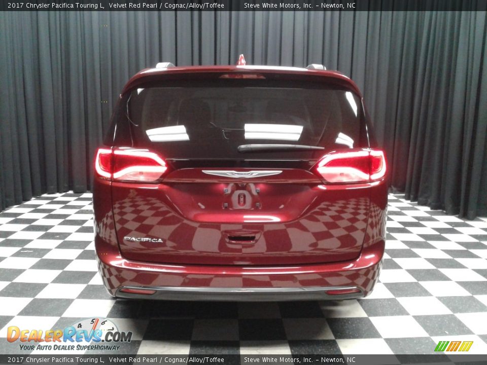 2017 Chrysler Pacifica Touring L Velvet Red Pearl / Cognac/Alloy/Toffee Photo #7