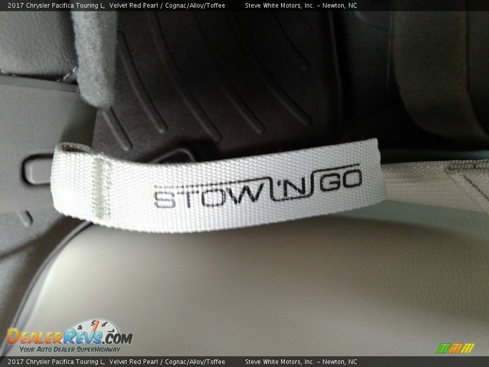 2017 Chrysler Pacifica Touring L Velvet Red Pearl / Cognac/Alloy/Toffee Photo #13