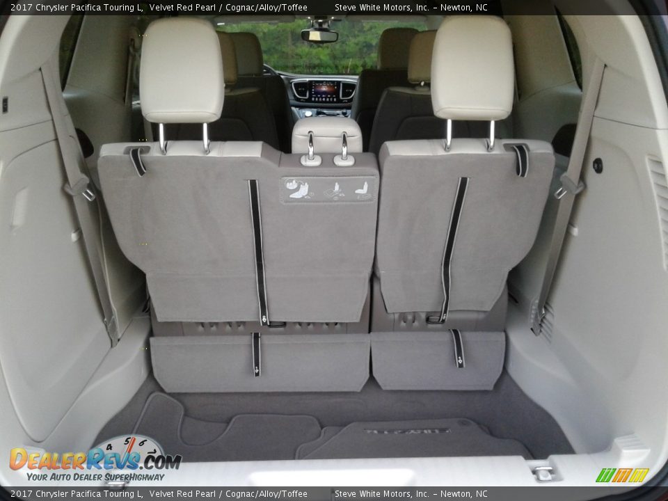 2017 Chrysler Pacifica Touring L Velvet Red Pearl / Cognac/Alloy/Toffee Photo #15