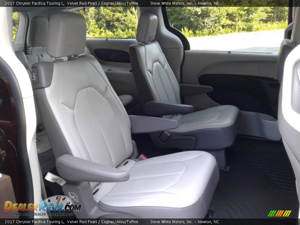2017 Chrysler Pacifica Touring L Velvet Red Pearl / Cognac/Alloy/Toffee Photo #18