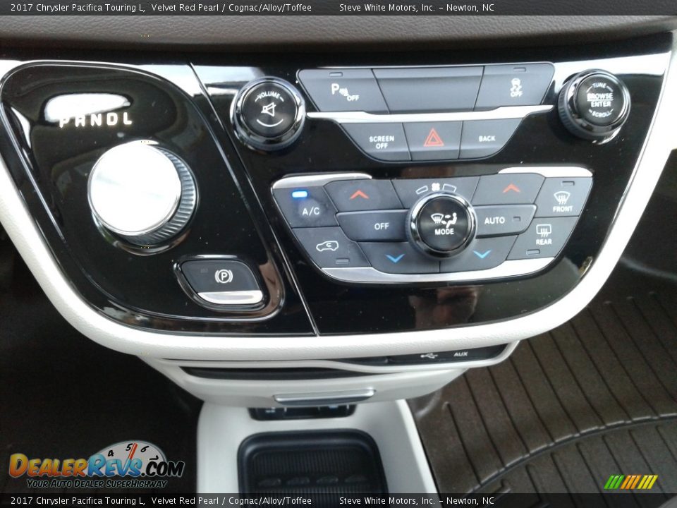 2017 Chrysler Pacifica Touring L Velvet Red Pearl / Cognac/Alloy/Toffee Photo #32