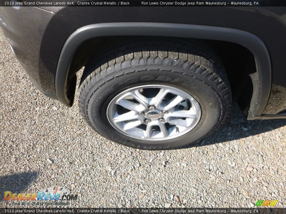 2019 Jeep Grand Cherokee Laredo 4x4 Granite Crystal Metallic / Black Photo #2