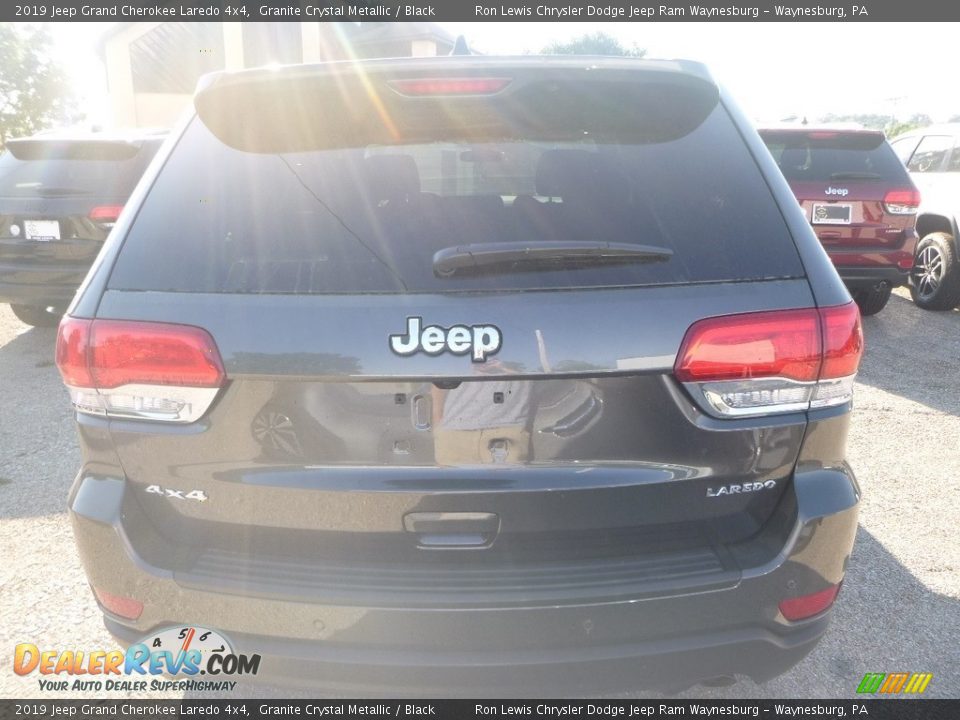 2019 Jeep Grand Cherokee Laredo 4x4 Granite Crystal Metallic / Black Photo #5
