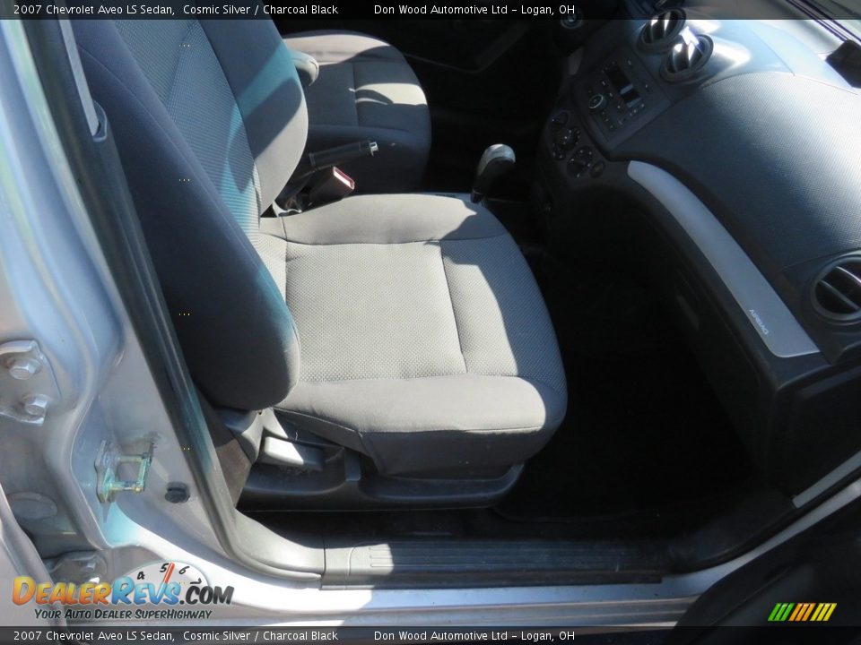 2007 Chevrolet Aveo LS Sedan Cosmic Silver / Charcoal Black Photo #25