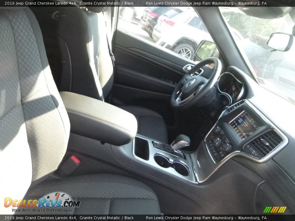 2019 Jeep Grand Cherokee Laredo 4x4 Granite Crystal Metallic / Black Photo #10