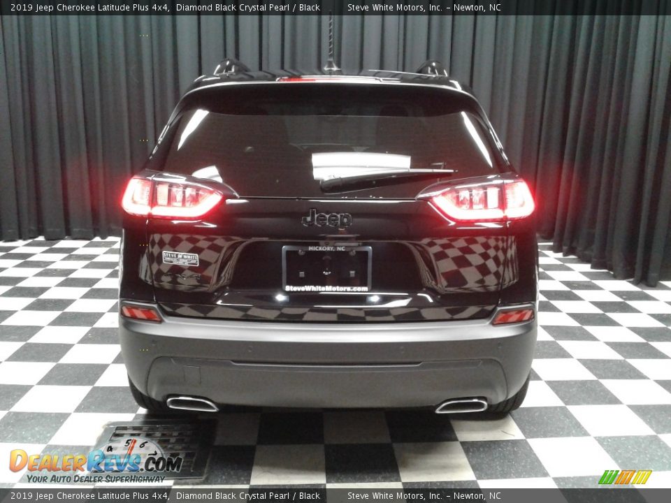 2019 Jeep Cherokee Latitude Plus 4x4 Diamond Black Crystal Pearl / Black Photo #7
