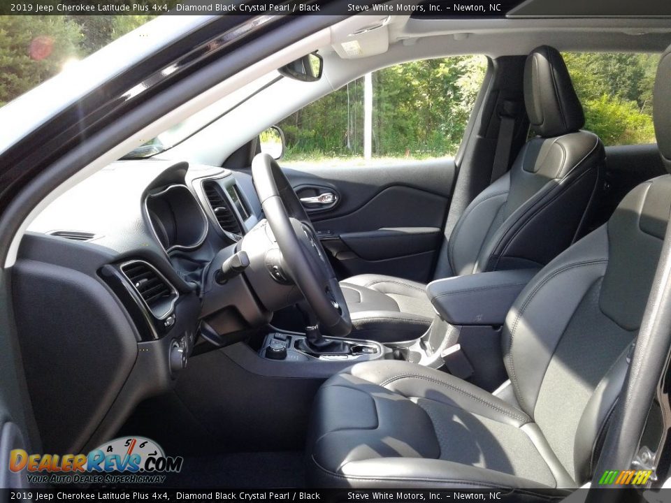 2019 Jeep Cherokee Latitude Plus 4x4 Diamond Black Crystal Pearl / Black Photo #10