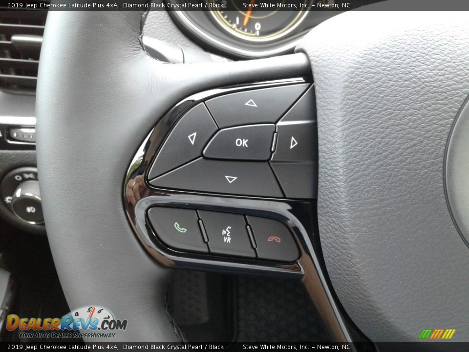2019 Jeep Cherokee Latitude Plus 4x4 Diamond Black Crystal Pearl / Black Photo #18