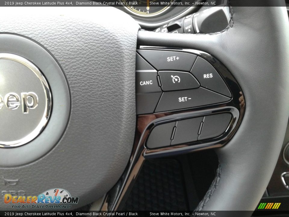 2019 Jeep Cherokee Latitude Plus 4x4 Diamond Black Crystal Pearl / Black Photo #19