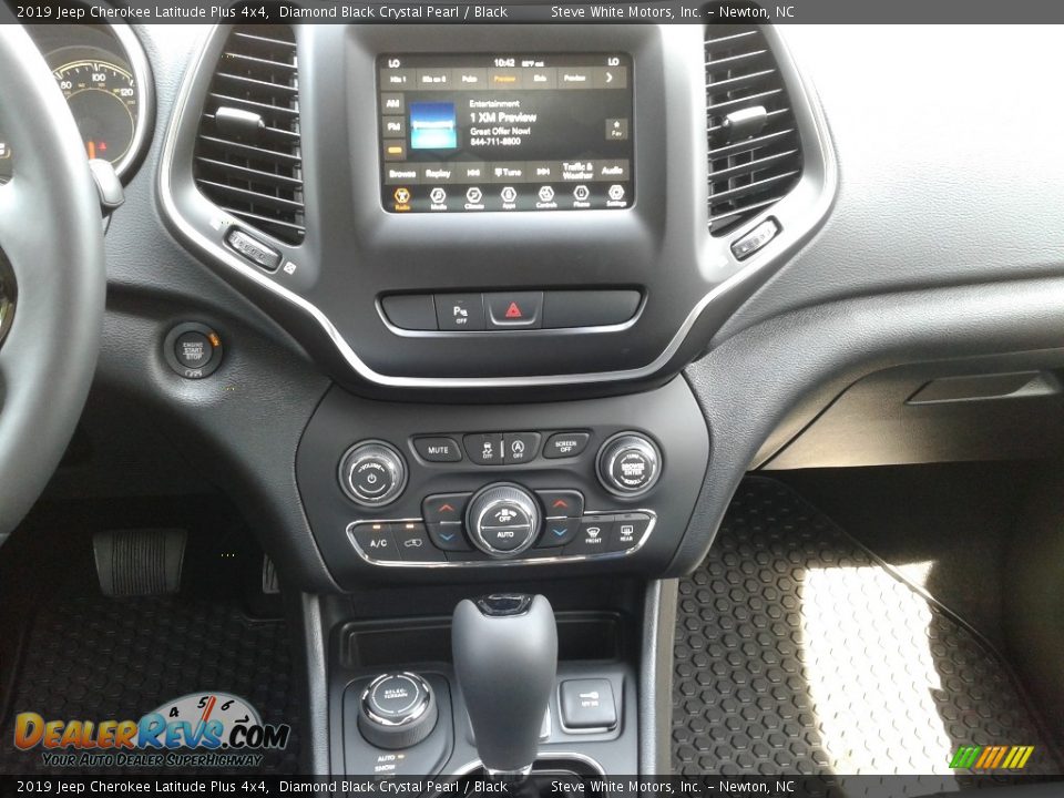 2019 Jeep Cherokee Latitude Plus 4x4 Diamond Black Crystal Pearl / Black Photo #21