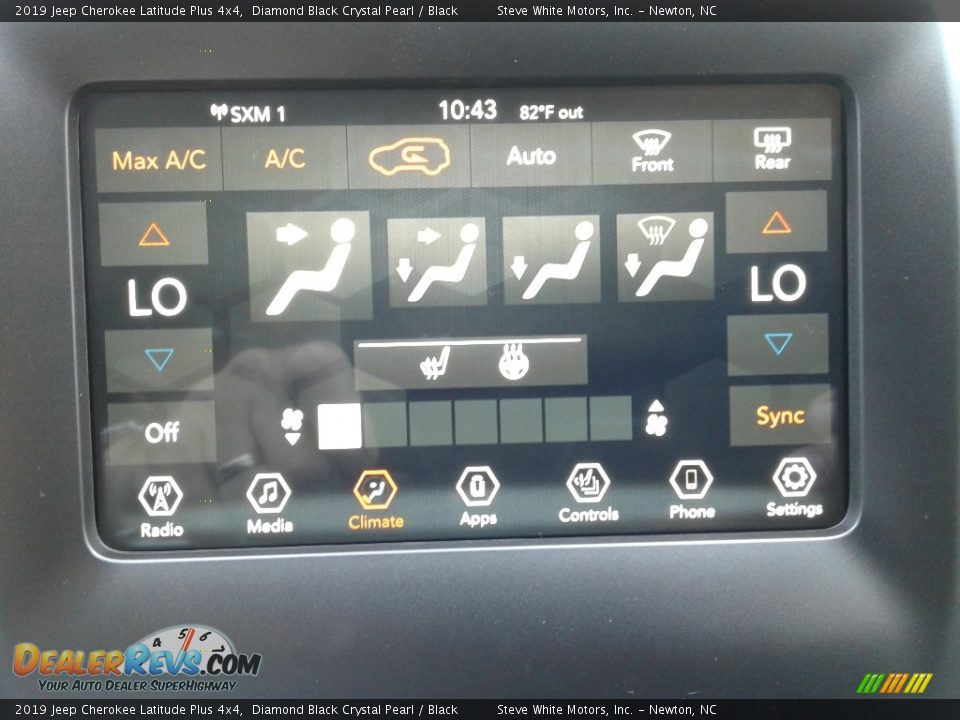 2019 Jeep Cherokee Latitude Plus 4x4 Diamond Black Crystal Pearl / Black Photo #24