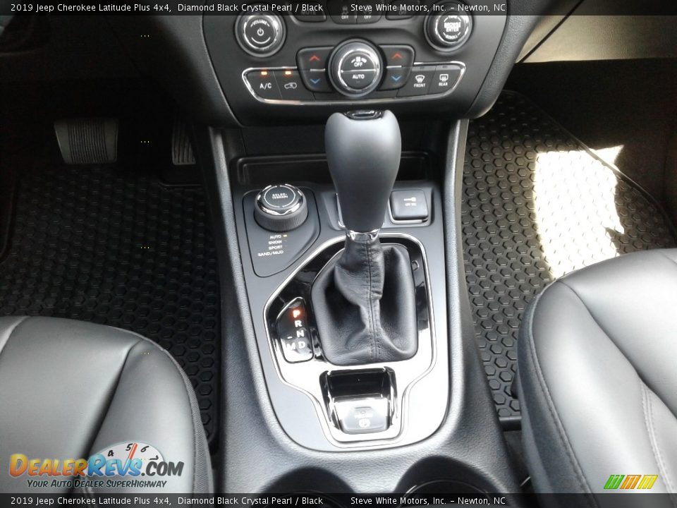 2019 Jeep Cherokee Latitude Plus 4x4 Diamond Black Crystal Pearl / Black Photo #29