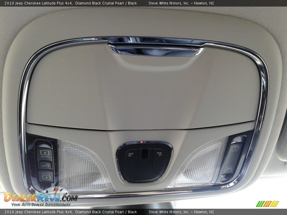 2019 Jeep Cherokee Latitude Plus 4x4 Diamond Black Crystal Pearl / Black Photo #30