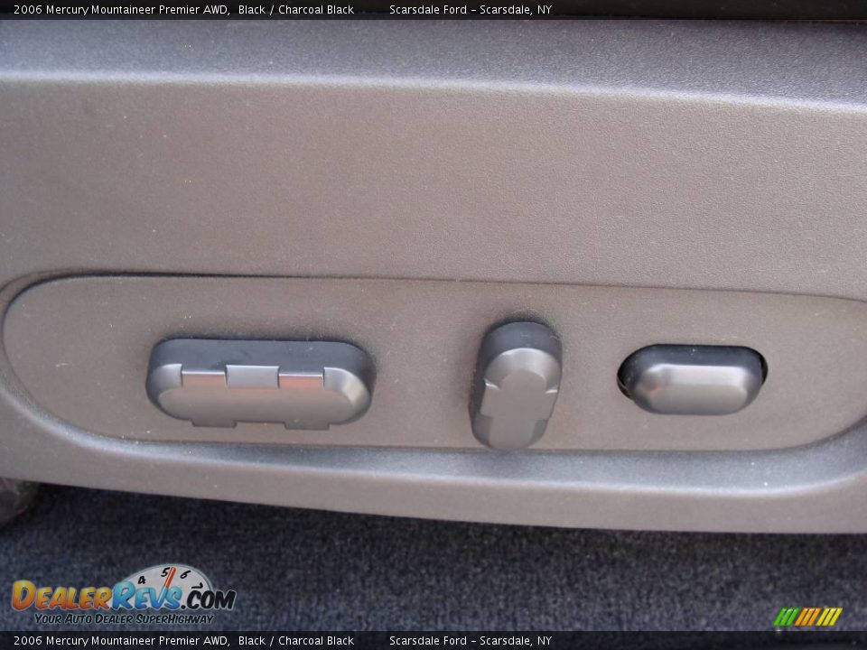 2006 Mercury Mountaineer Premier AWD Black / Charcoal Black Photo #11