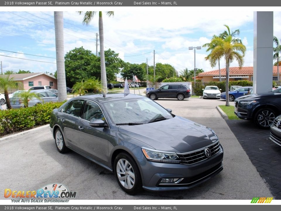 2018 Volkswagen Passat SE Platinum Gray Metallic / Moonrock Gray Photo #1