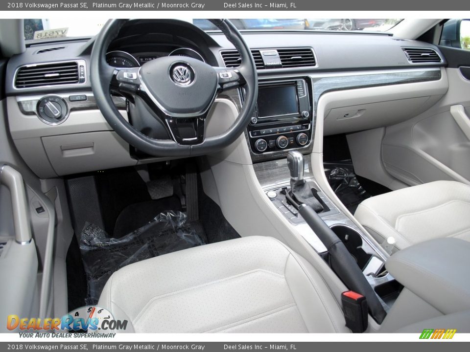 2018 Volkswagen Passat SE Platinum Gray Metallic / Moonrock Gray Photo #11