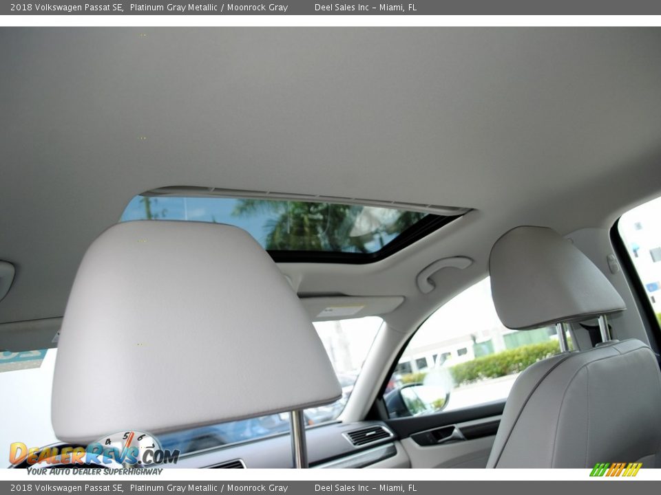 2018 Volkswagen Passat SE Platinum Gray Metallic / Moonrock Gray Photo #12