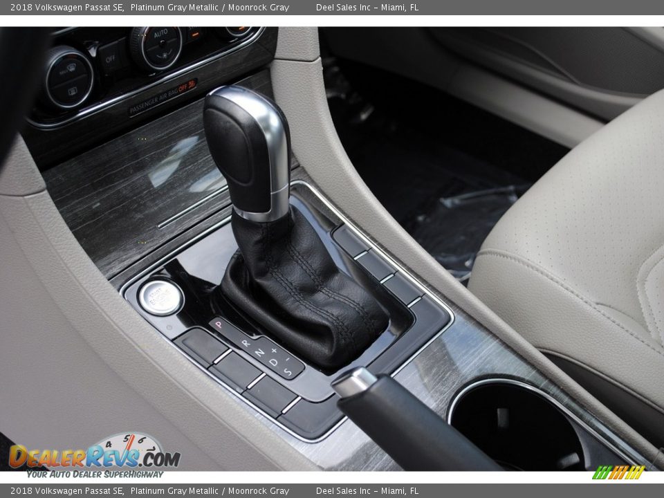 2018 Volkswagen Passat SE Platinum Gray Metallic / Moonrock Gray Photo #14