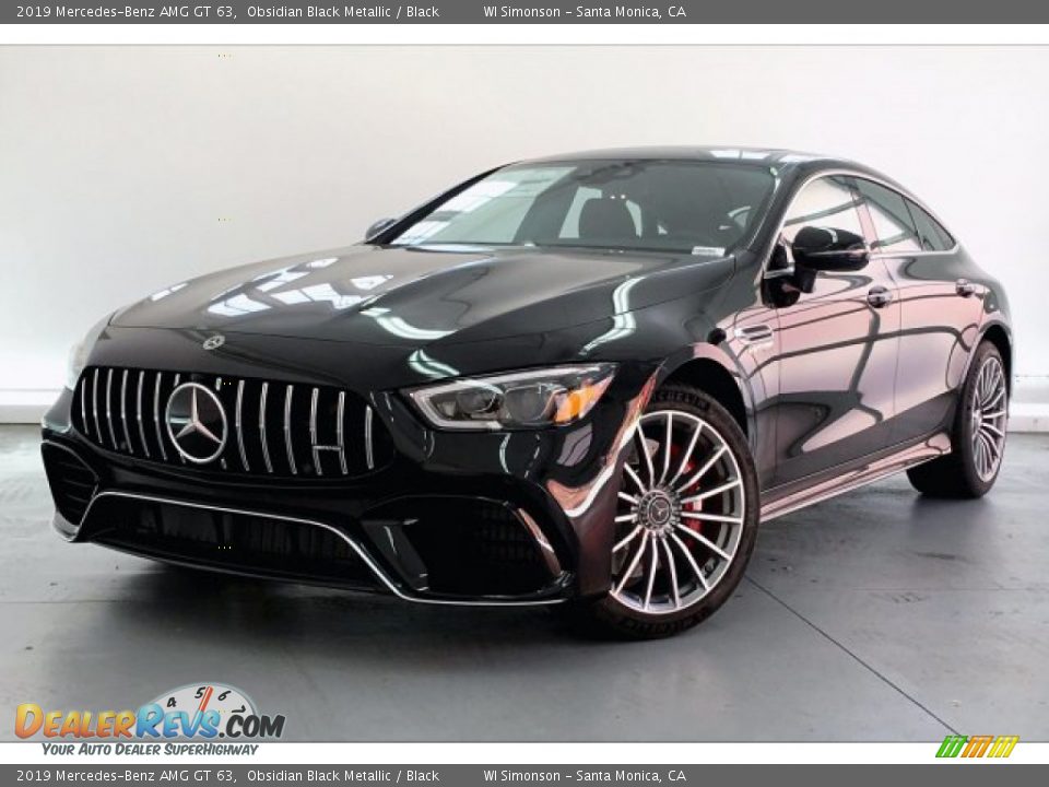 Front 3/4 View of 2019 Mercedes-Benz AMG GT 63 Photo #12